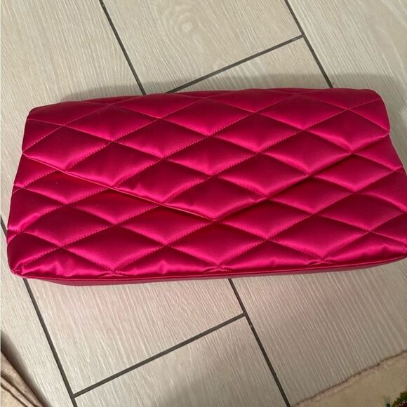 Brand new Saint Laurent
Sade Puffer Satin Envelope Clutch - Picture 12 of 12
